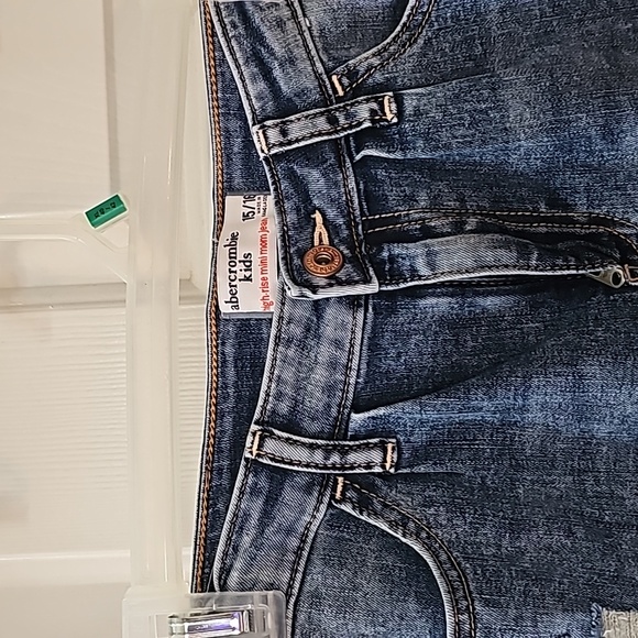 Brand New Abercrombie Kids Jeans 👖 High-rise Mini Mom Jeans 👖 - Picture 2 of 7